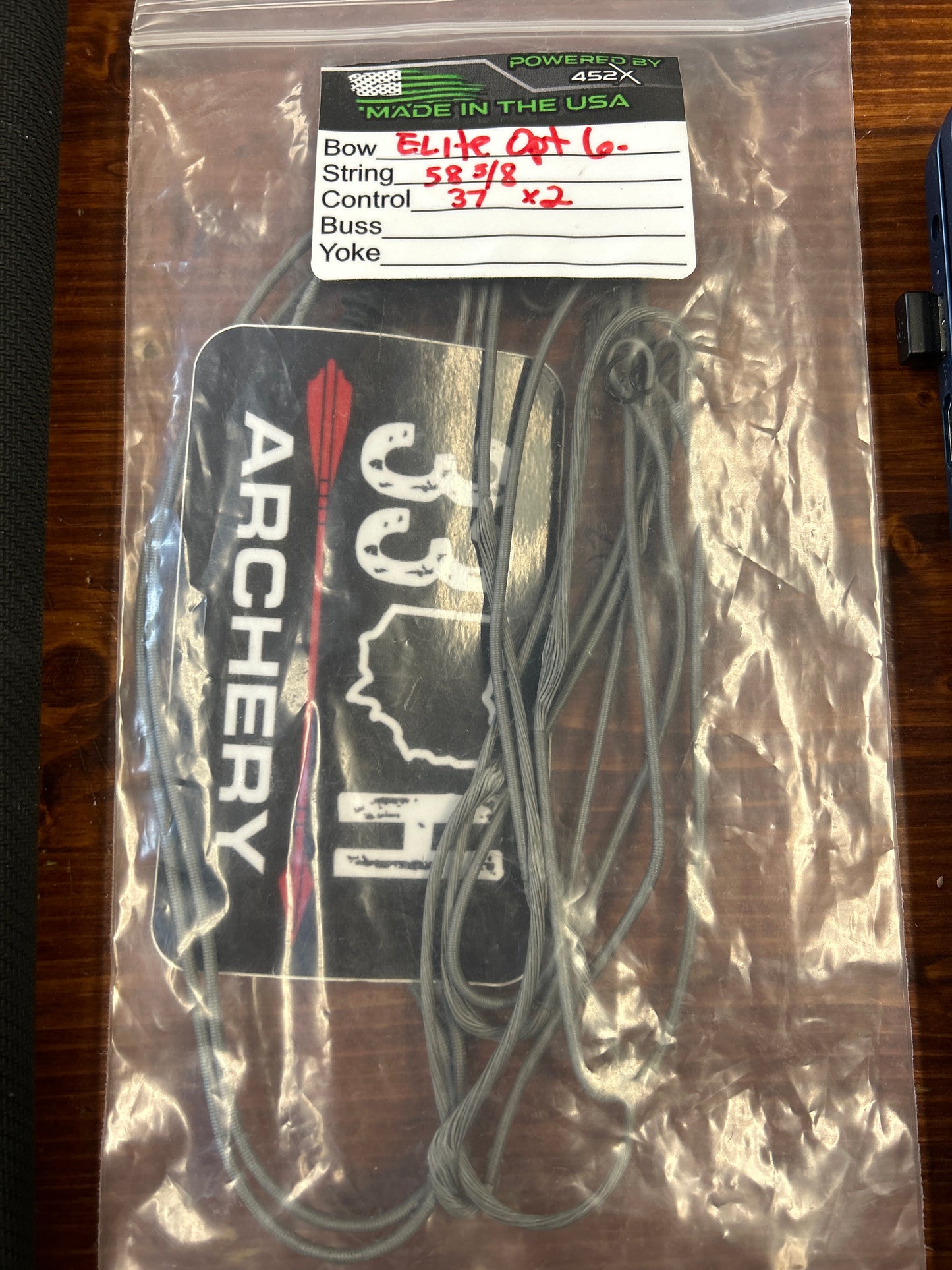 Elite Opt 6 String 58 5/8” and 2 cables 37”