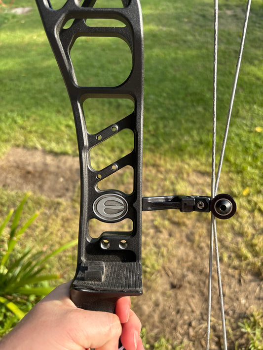 (Used) Elite Archery Kairos #70 bow