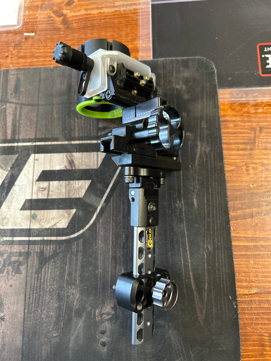 (Used) Black Gold 3 Pin Adjustable Target Sight