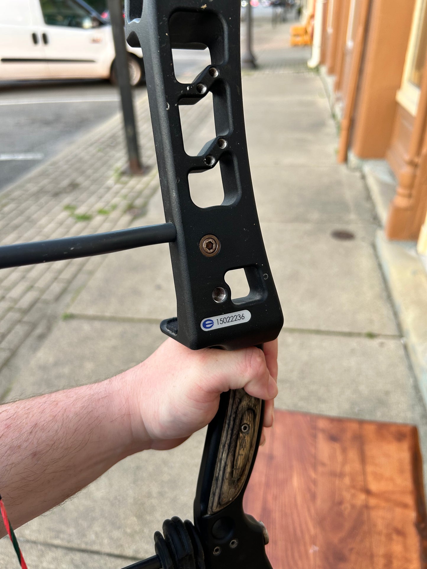 Used Elite Archery Synergy 70 pounds black