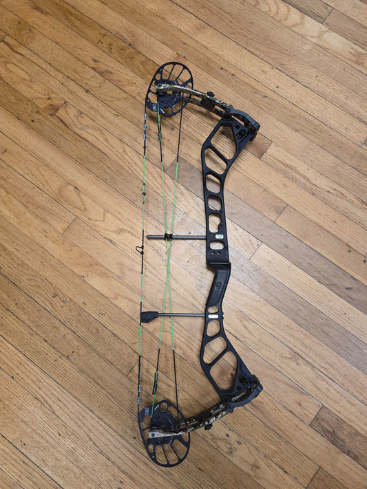 Used Left Hand PSE Embark Nock-On