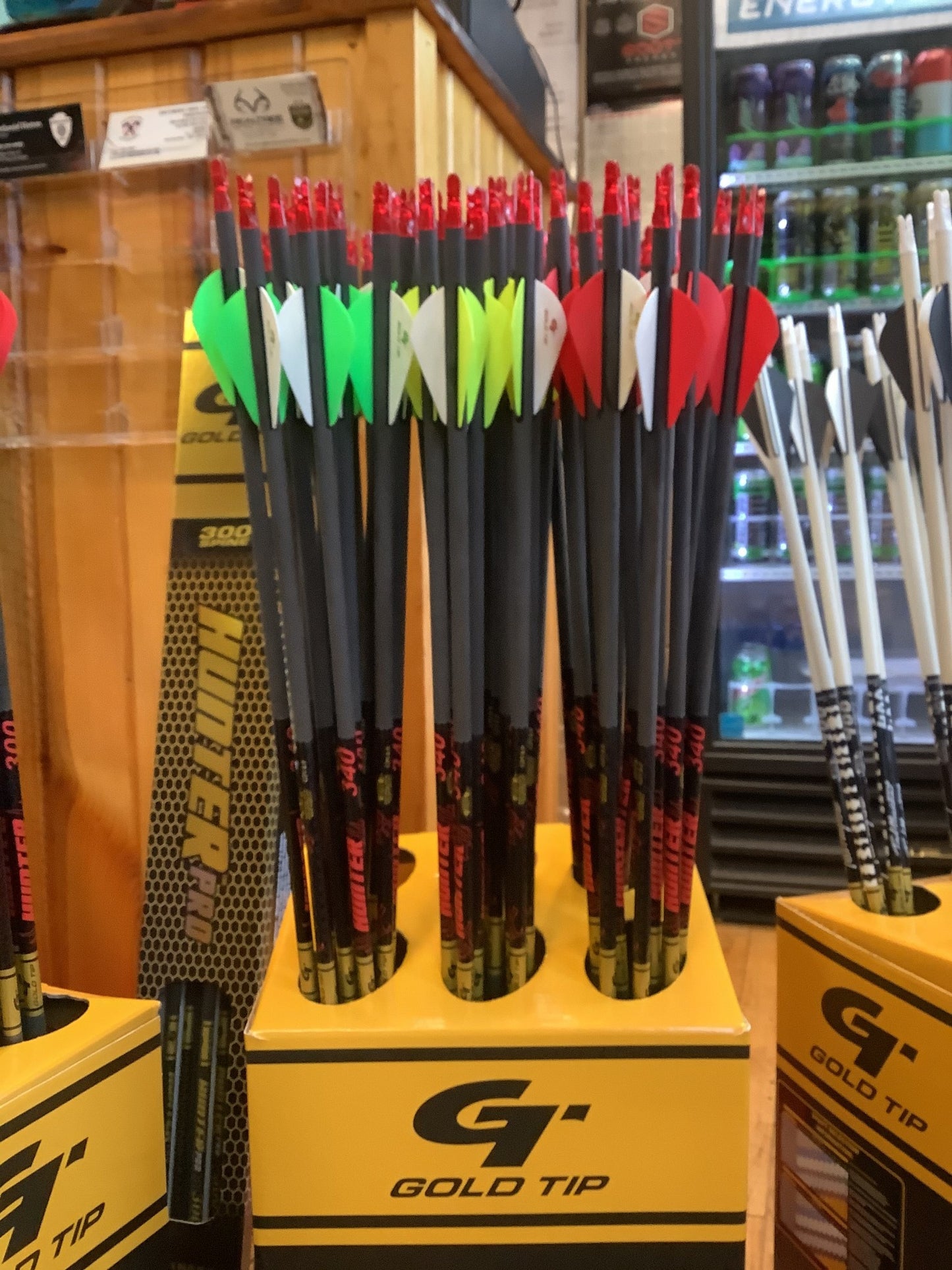 Gold Tip Hunter Arrow shaft - 2" vane