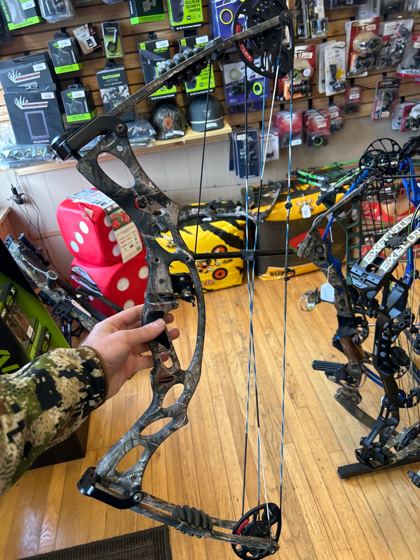 (Used) Hoyt Ruckus