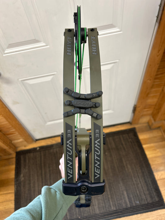 (Used) Hoyt Ventum 33”