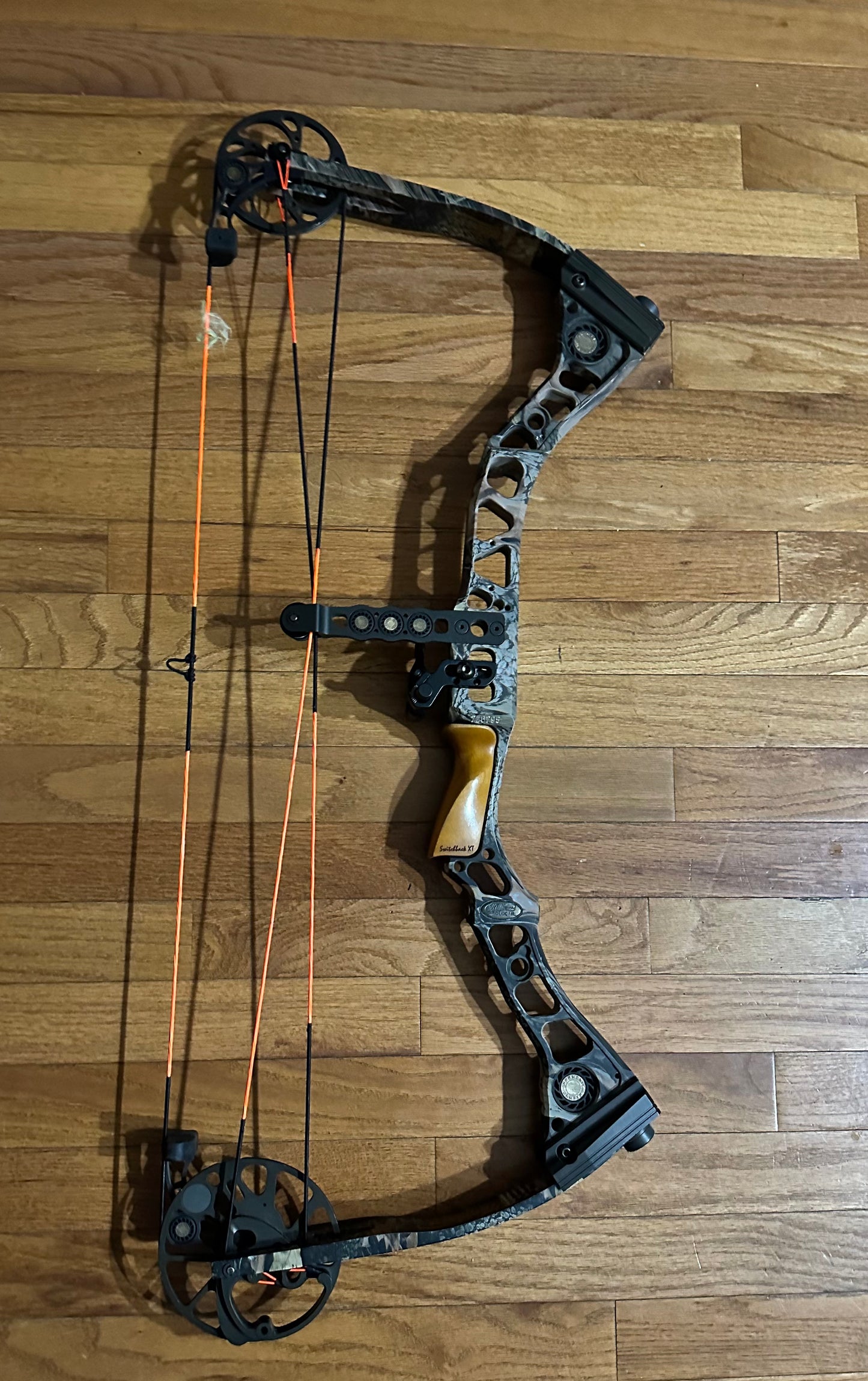 Used Mathews Switchback XT - RH - 70lb