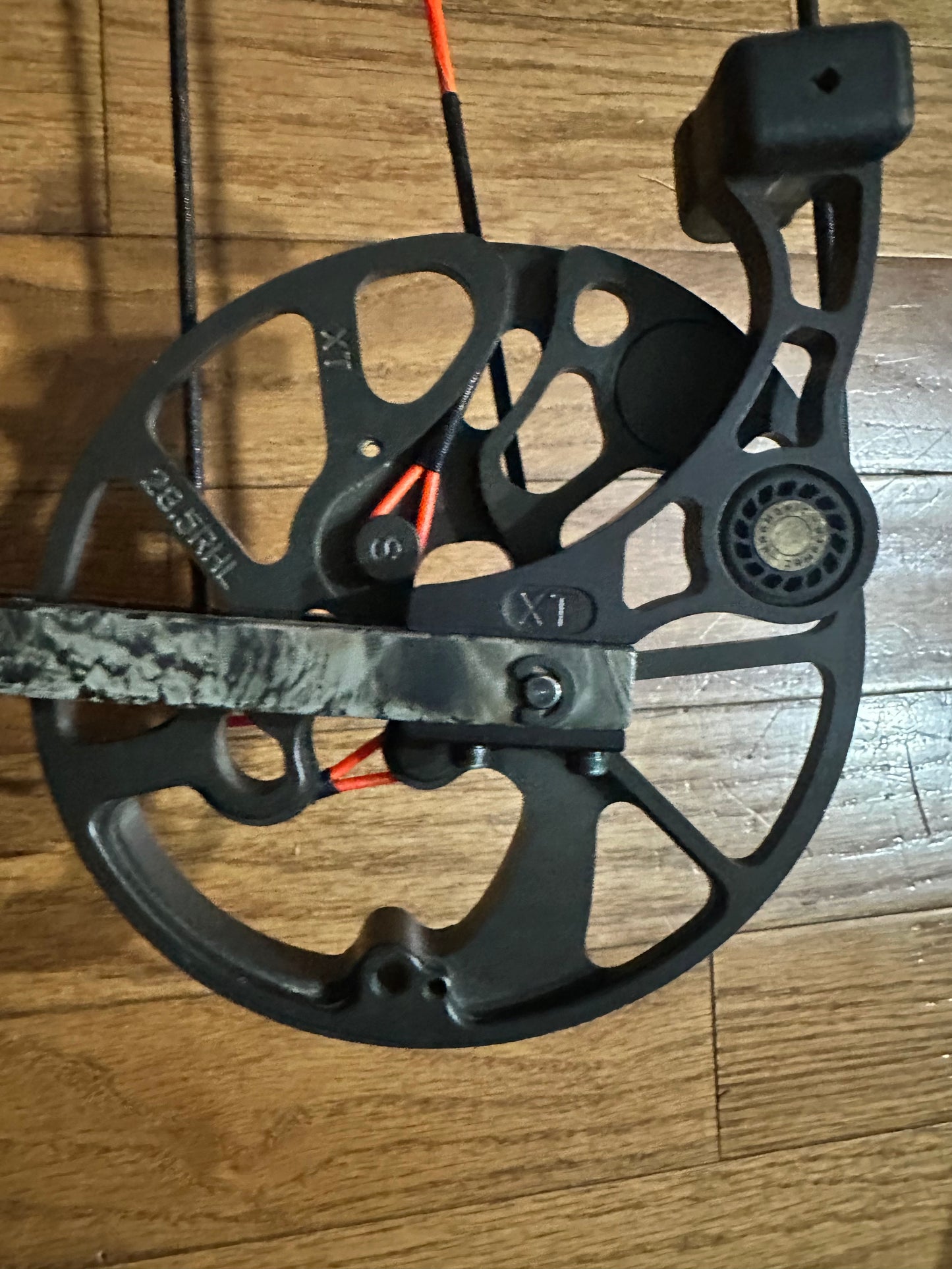 Used Mathews Switchback XT - RH - 70lb