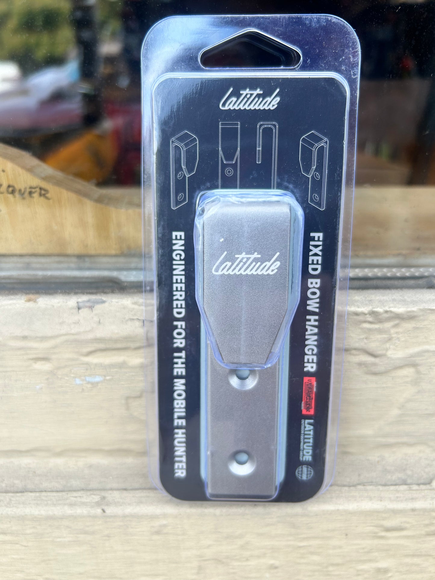 Latitude Fixed Bow Hanger